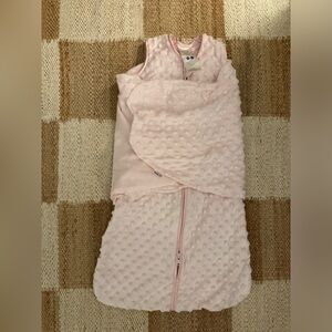 NWOT Halo Swaddle Sleepsack plushy dot Velboa size S 3-6M so soft and never used